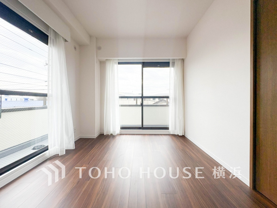 和やかで洗練された空間の演出。寛ぎとコミュニケーションを育む居心地のよい場所。