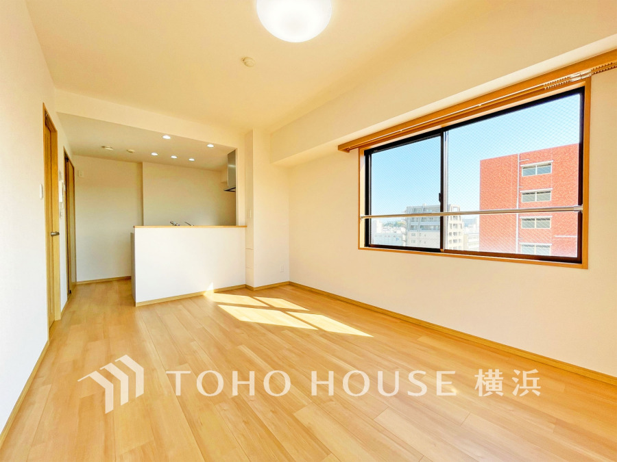 太陽の恵みを受けた明るい空間。吹きぬける風を感じながら爽やかで風通しの良い暮らしが叶います。
