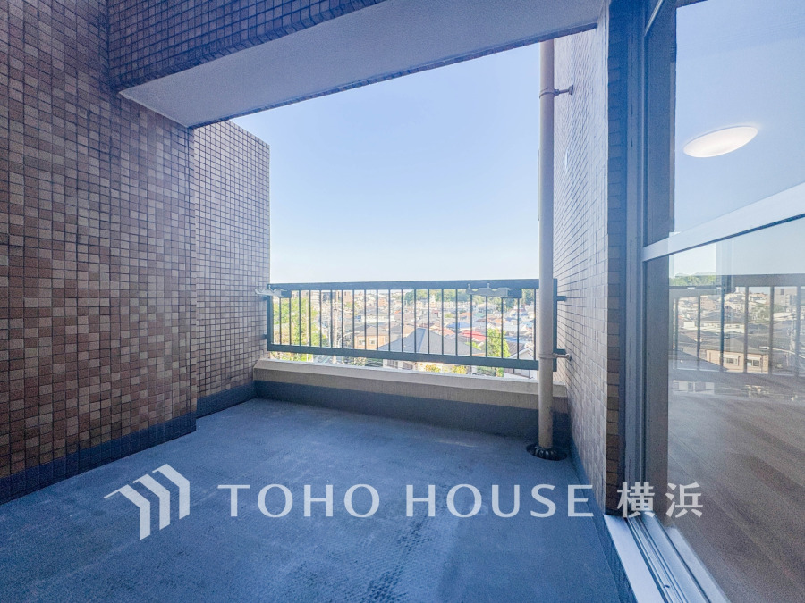 暮らしの中で光と風を演出してくれるバルコニー。爽やかな風を感じ、暖かな光を浴びて、快適な暮らしをここから。
