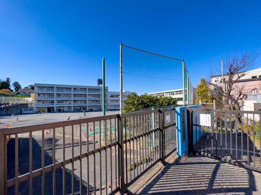 横浜市立山元小学校　約450ｍ
