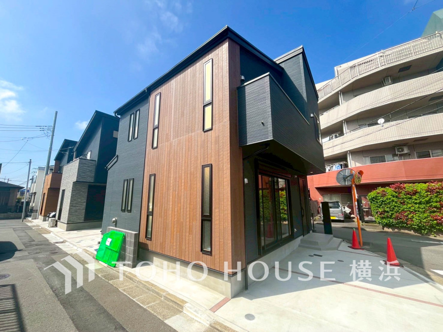 街に溶け合う美しい景観を生み出しているにも関わらず、採光や風通しを考えて設計された間取り。外観だけでなく、そこに住まうご家族の心地よさが最優先されますように。 