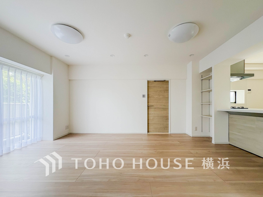 太陽の恵みを受けた明るい空間。吹きぬける風を感じながら爽やかで風通しの良い暮らしが叶います。
