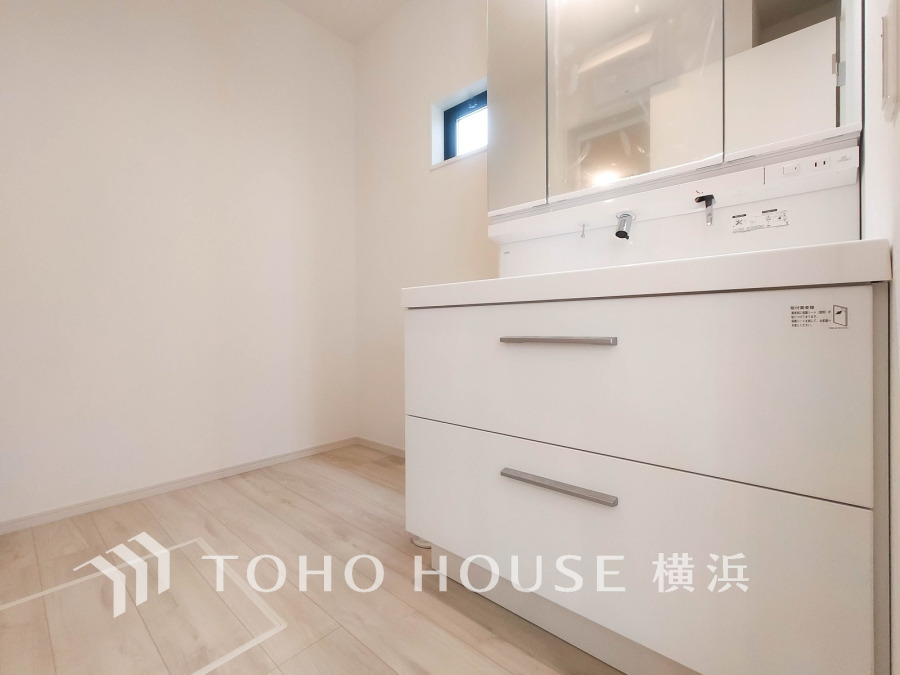 一日の始まりと終わりを心地よく演出してくれる、多彩な機能が備えられたパウダールーム。心地よいリフレッシュ空間です。