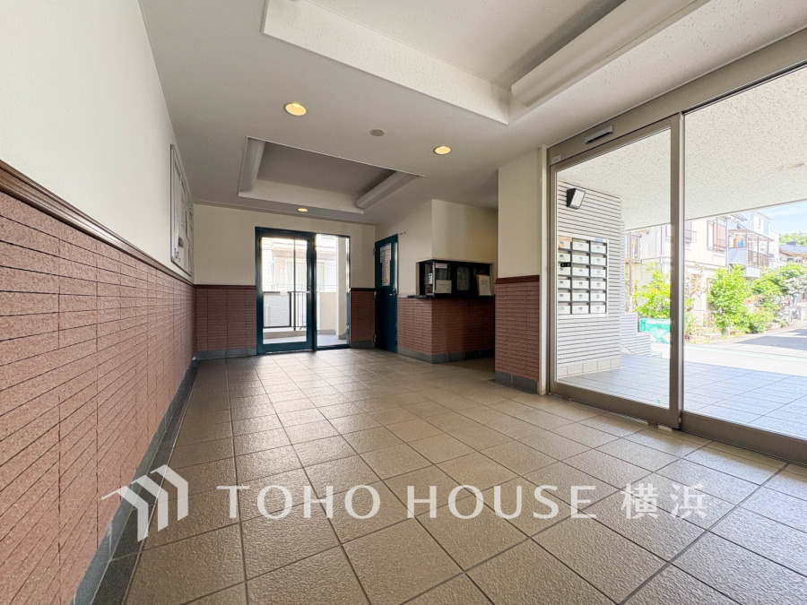 心地よい光と風があふれたエントランス。