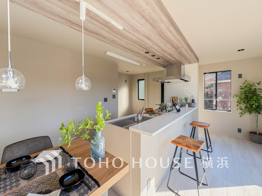 ご家族やお客様との時間など、多くの時を刻む空間。何気なく過ぎる時でさえも上質なひと時となる快適な空間を目指して。