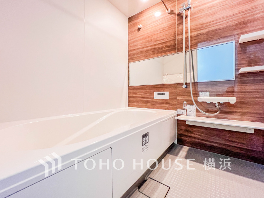 1日の疲れを取り心身を癒すことができる住まいの中のリラクゼーション空間、バスルーム。心からゆったりと寛いでいただけるよう、ゆとりのスペースを確保しています。