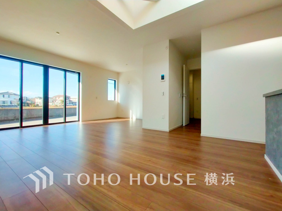 たくさんの想いが美しいカタチに彩られた時、そこにはひと時のくつろぎが生まれ、ゆっくりと愛着が育まれていきます。