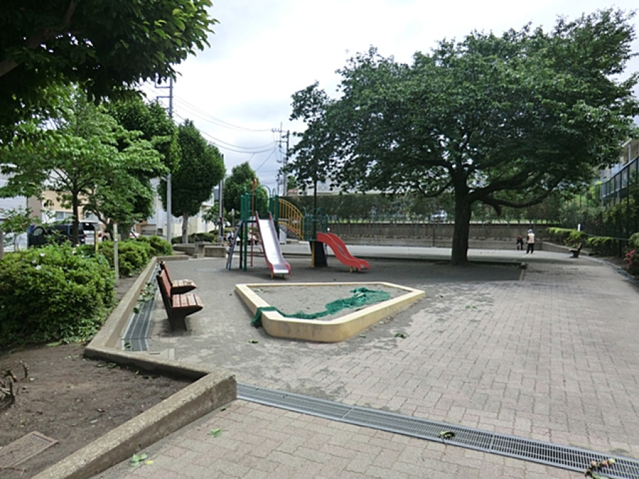 本宿町第二公園　約200ｍ