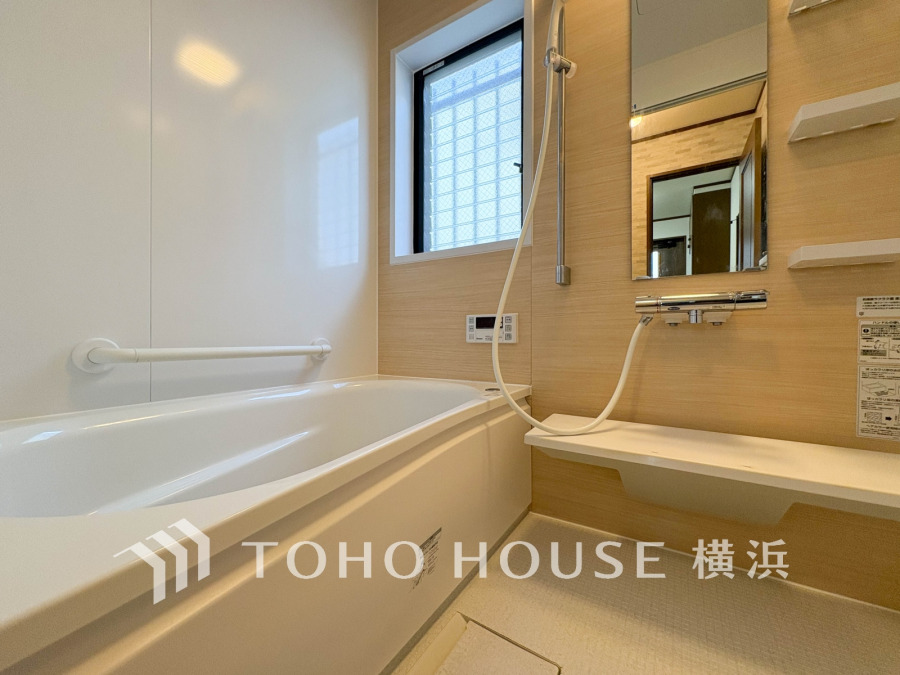 1日の疲れを取り心身を癒すことができる住まいの中のリラクゼーション空間、バスルーム。心からゆったりと寛いでいただけるよう、ゆとりのスペースを確保してます。