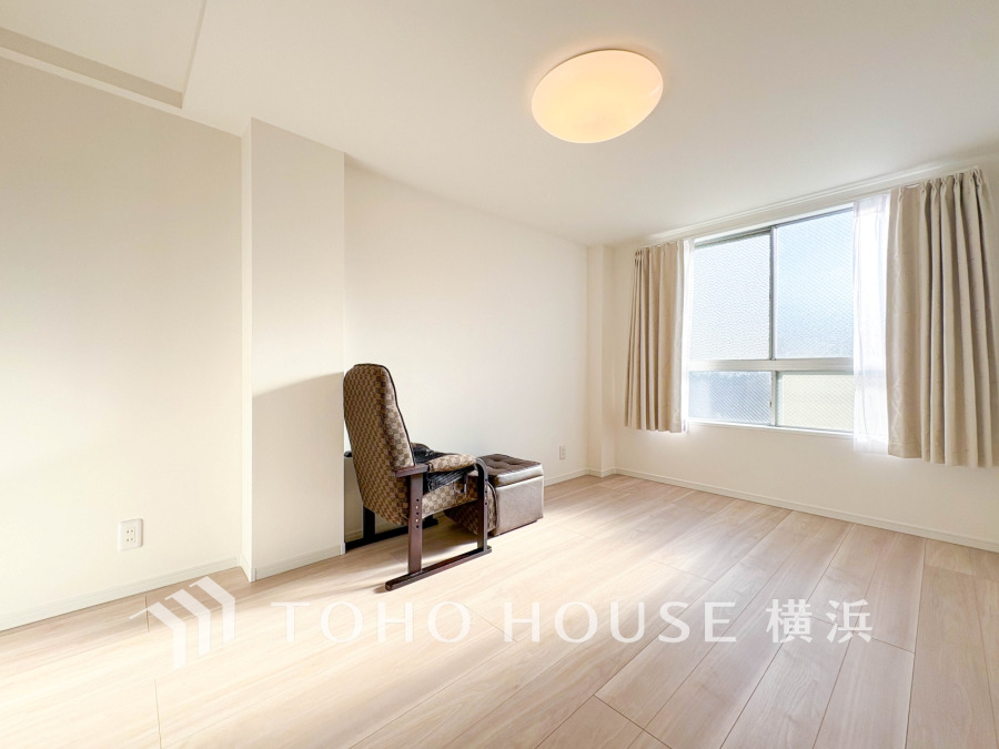 採光もアクセントの一つとして。プライベートルームにはやさしい光が射し込んでいて、この明るい好みの空間で読書をしたり、音楽を聞いたりと一人の時間も充実したものにできます。