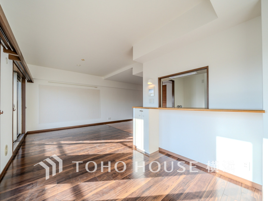 太陽の恵みを受けた明るい空間。吹きぬける風を感じながら爽やかで風通しの良い暮らしが叶います。
