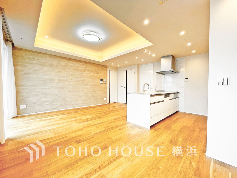 たくさんの想いが美しいカタチに彩られた時、そこにはひと時のくつろぎが生まれ、ゆっくりと愛着が育まれていきます。