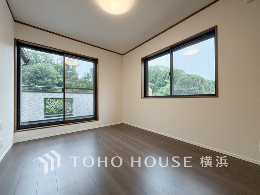 穏やかな寛ぎを届ける上質仕様のゆとりあるお部屋。自分時間を充実させながら心豊かにできるプライベート空間。