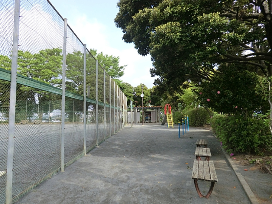しらとり台第六公園…約450ｍ