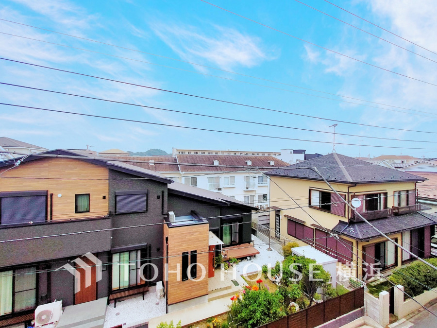手を伸ばせば、ふれることが出来そうな環境が、そのままインテリアになったような開放的な空間。