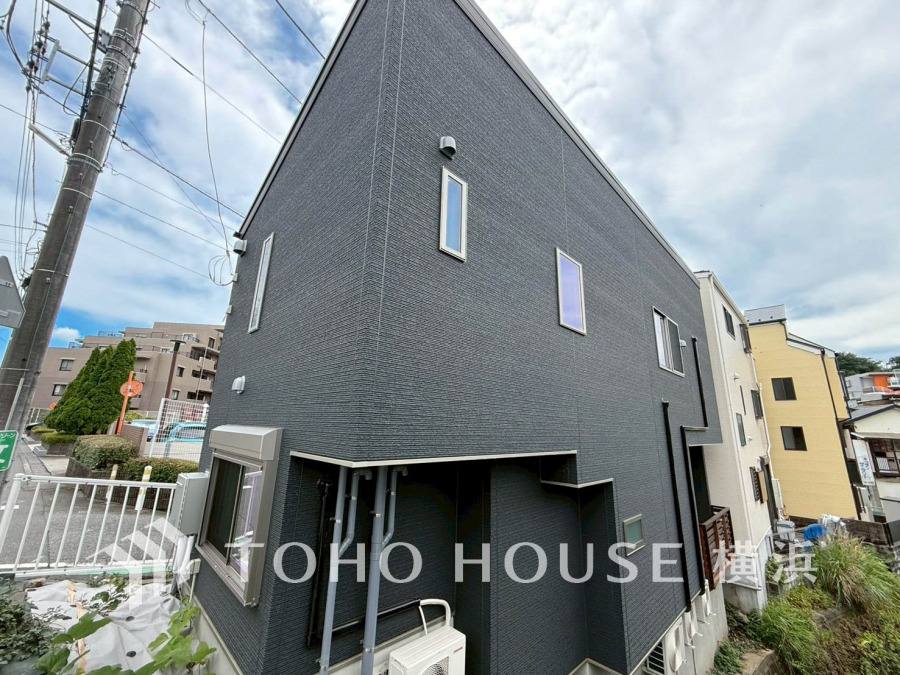 単に見た目や質感の良さだけではなく、建物の基礎や構造といった、目には見えにくい部分にもこだわります。住まいの本質の部分から、住み心地や安全性も大切にしたお住まいです。