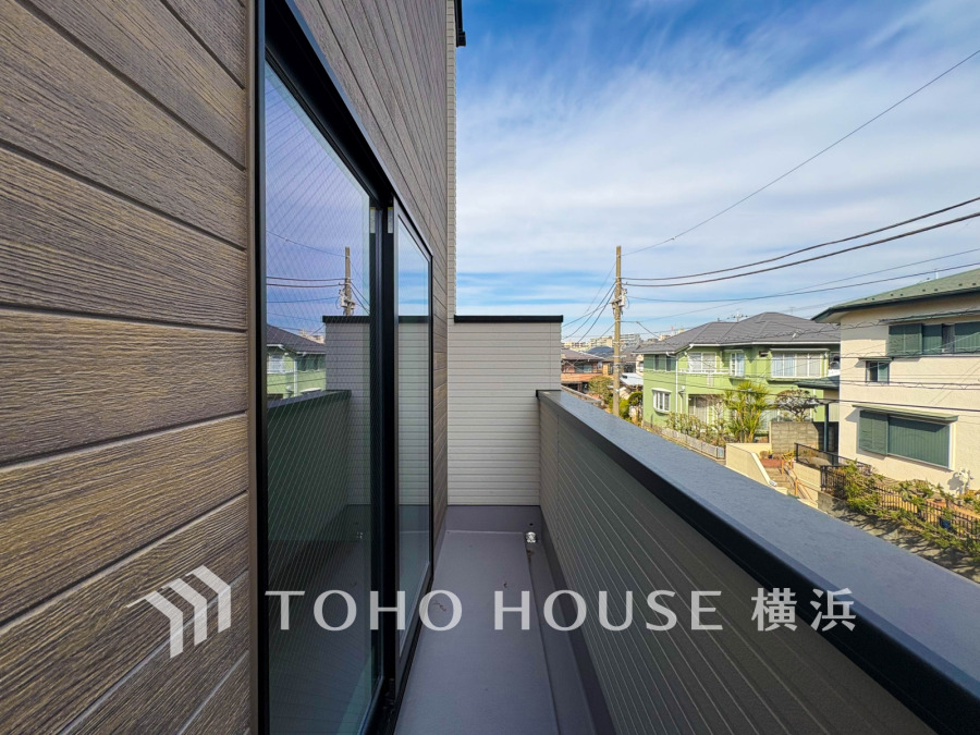 太陽に愛された邸は、陽当り・通風に優れた魅力的で快適さを追求した邸宅でした。ここに住むからこそ意味がある。