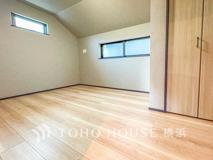 家族一人ひとりの大切なプライベート空間。趣味・感性で個性的に飾って頂けるようシンプルに仕上げてあります。