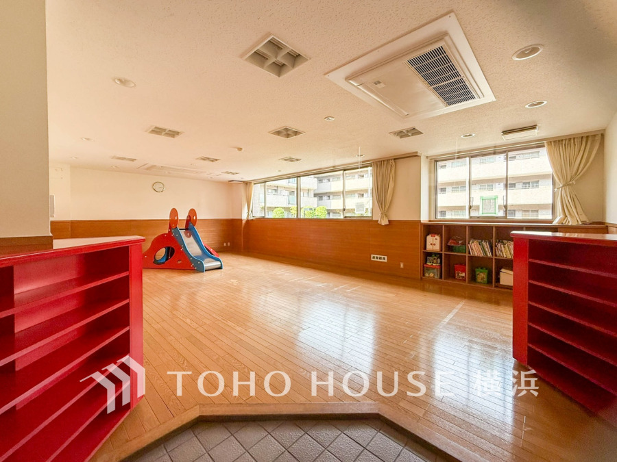 上質感漂うエントランス。めまぐるしく過ぎ行く日々の中でゆったりとした休息と癒しを提供してくれる居住者のプライベート空間があります。