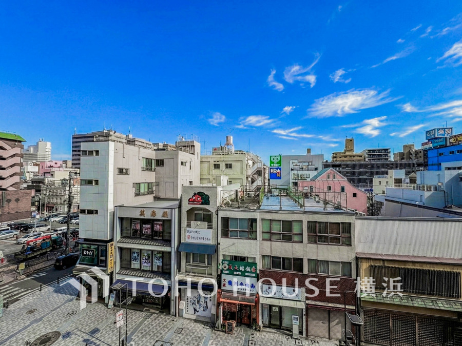 開放感があり、遮るものもなく気持ちのいい景色が広がります。お部屋にも爽やかな風と暖かく柔らかな日差しが差し込み、毎日の暮らしを豊かに彩ります。