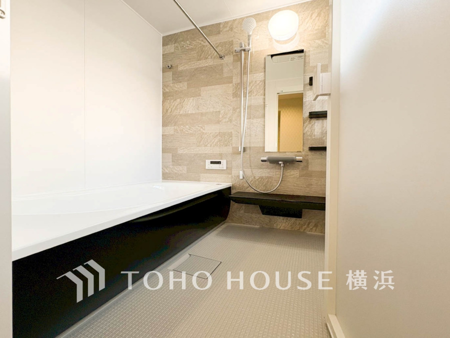 1日の疲れを取り心身を癒すことができる住まいの中のリラクゼーション空間、バスルーム。心からゆったりと寛いでいただけるよう、ゆとりのスペースを確保しています。