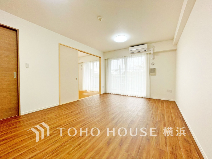ご家族やお友達との時間など、多くの時を刻む空間。何気なく過ぎる時でさえも上質なひと時となる快適な空間を目指して。