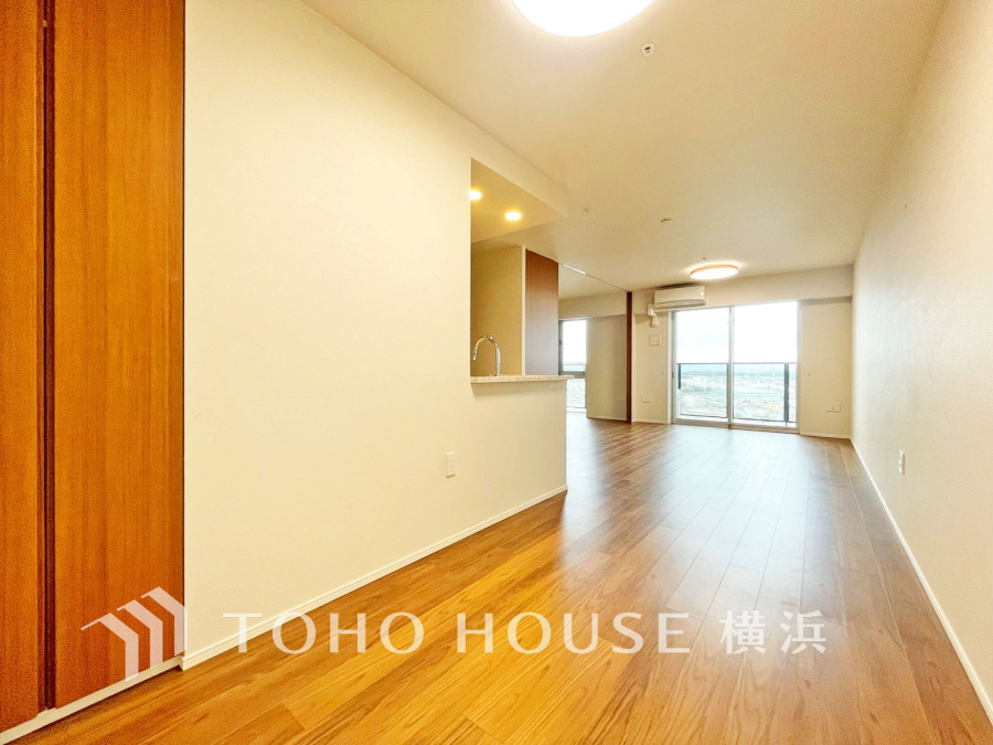 たくさんの想いが美しいカタチに彩られた時、そこにはひと時のくつろぎが生まれ、ゆっくりと愛着が育まれていきます。