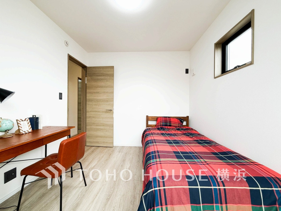大きな窓からは快適な光を取り入れ、通気性能を上げる事で居心地の良い空間を演出します。多くの時間を過ごす住まいだからこそ、いつも快適な場所であるように心掛けています。