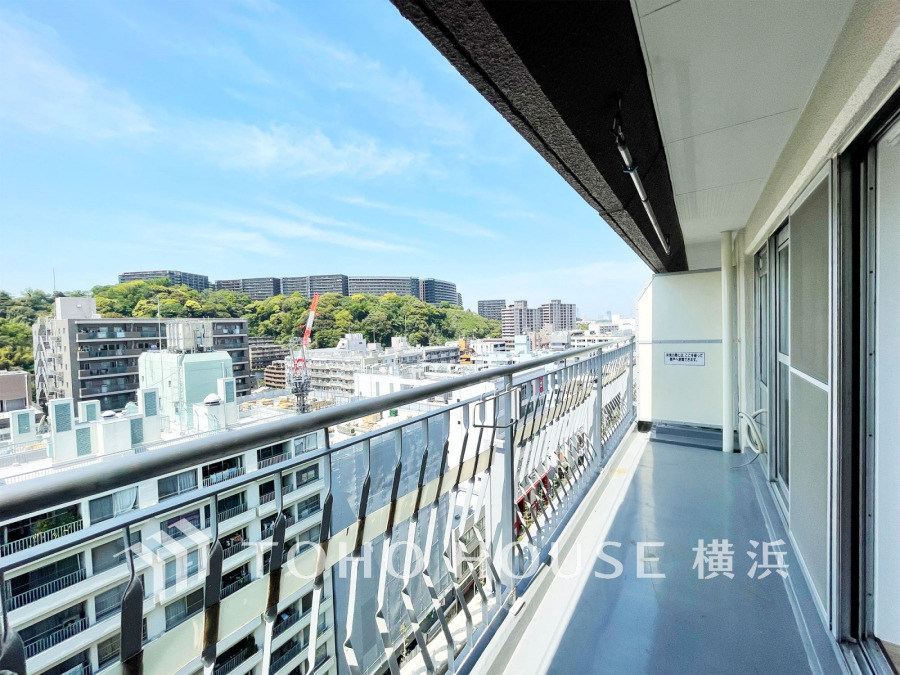 開放感のある眺望と抜ける風の気持ちよさは、都市の喧騒を忘れる時間に。
