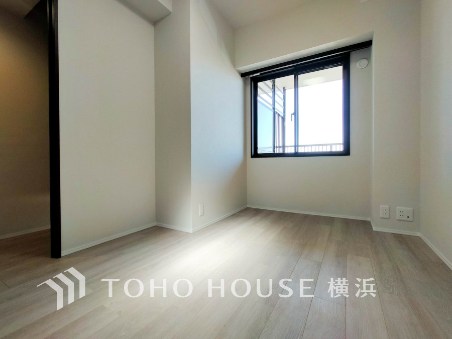 採光もアクセントの一つとして。プライベートルームにはやさしい光が射し込んでいて、この明るい好みの空間で読書をしたり、音楽を聞いたりと一人の時間も充実したものにできます。