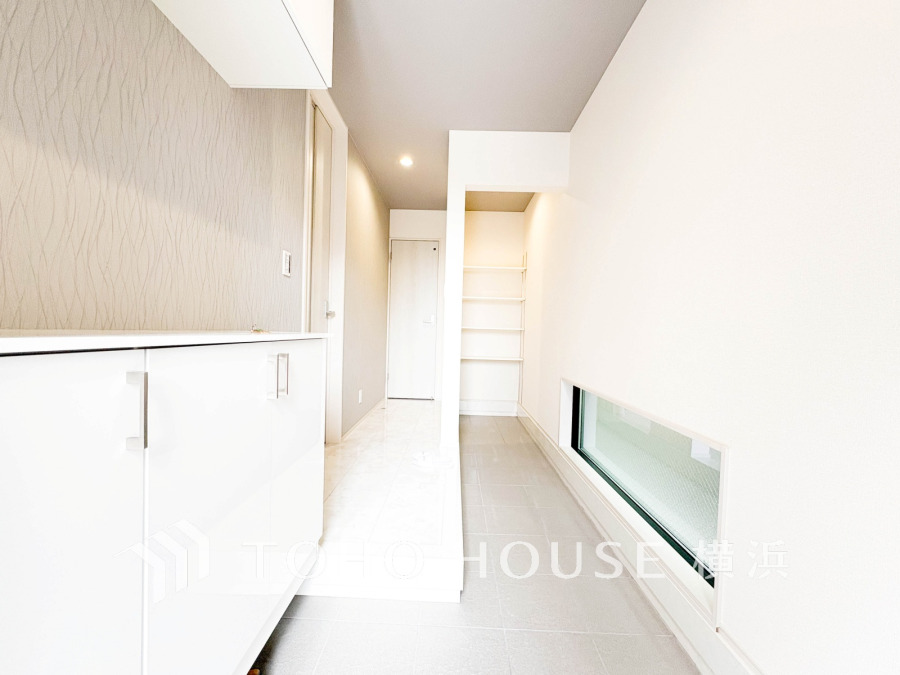 居住者の帰り、訪れる方を優しく迎え、やすらぎに満ちた生活空間を予感させる。健やかな暮らしを楽しめそう。