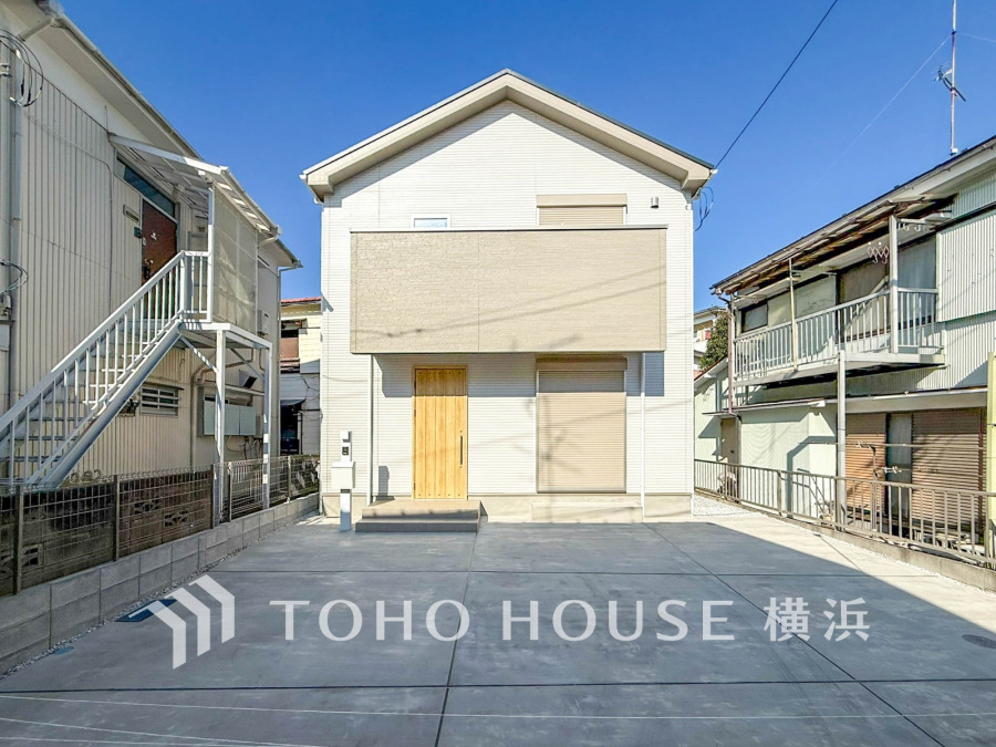 陽当たり良好な新築戸建、広々とした駐車スペース完備でファミリーに最適な住まいです。