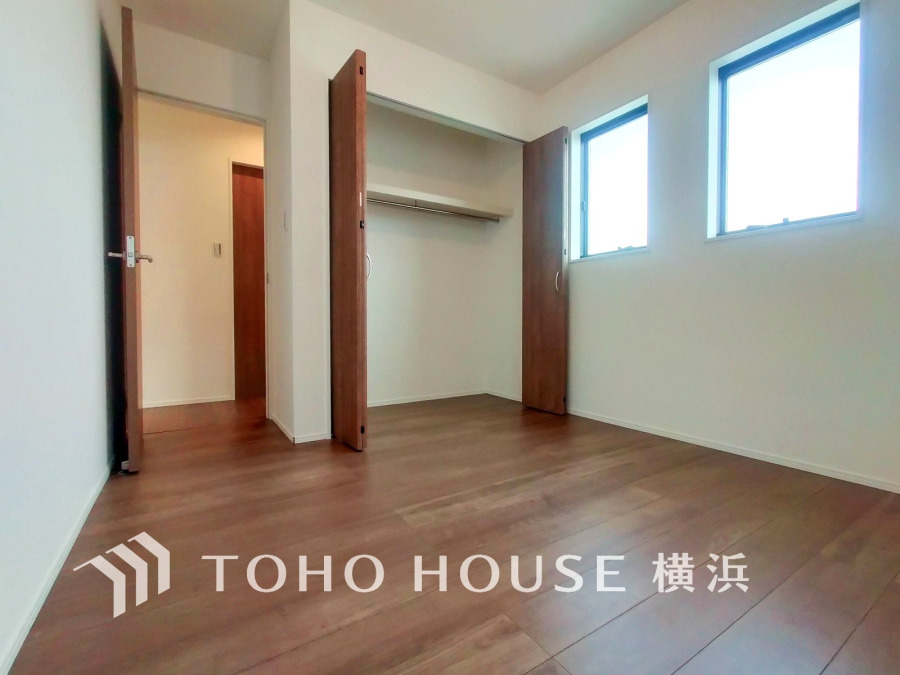 過ぎ行く時間をゆったりと感じることができる落ちついたプライベートルーム。リビングで楽しく過ごした後はゆっくり寛ぎの時間を満喫できます。静かな環境でリラックスタイムを愉しんで。