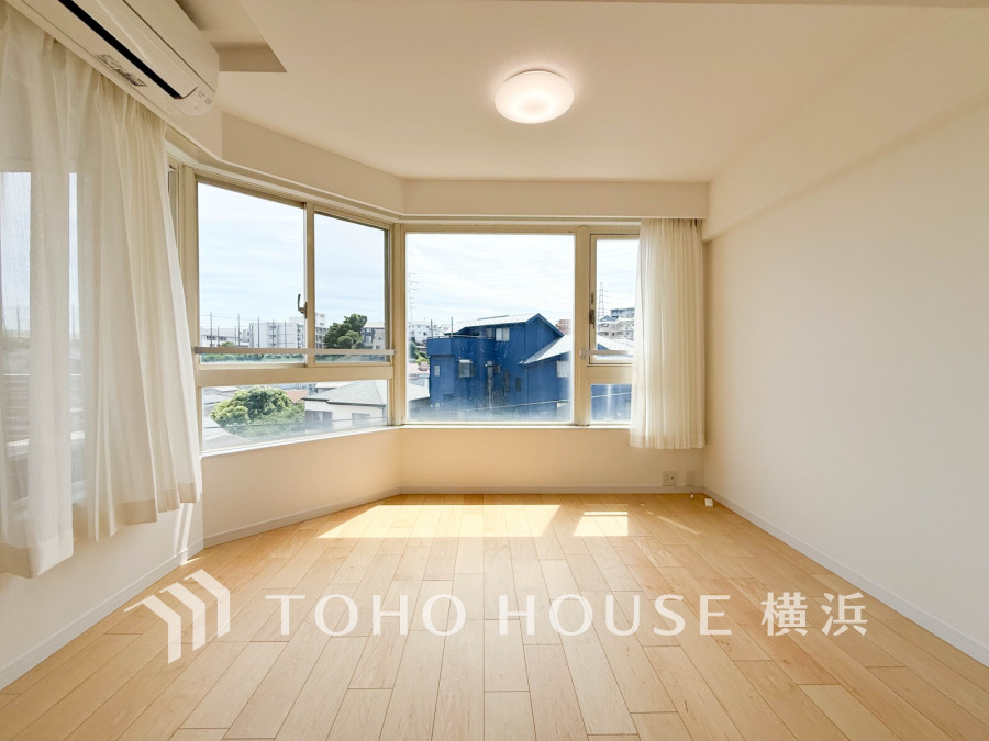 太陽の恵みを受けた明るい空間。吹きぬける風を感じながら爽やかで風通しの良い暮らしが叶います。
