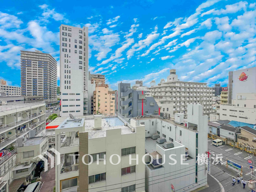 開放感があり、遮るものもなく気持ちのいい景色が広がります。お部屋にも爽やかな風と暖かく柔らかな日差しが差し込み、毎日の暮らしを豊かに彩ります。