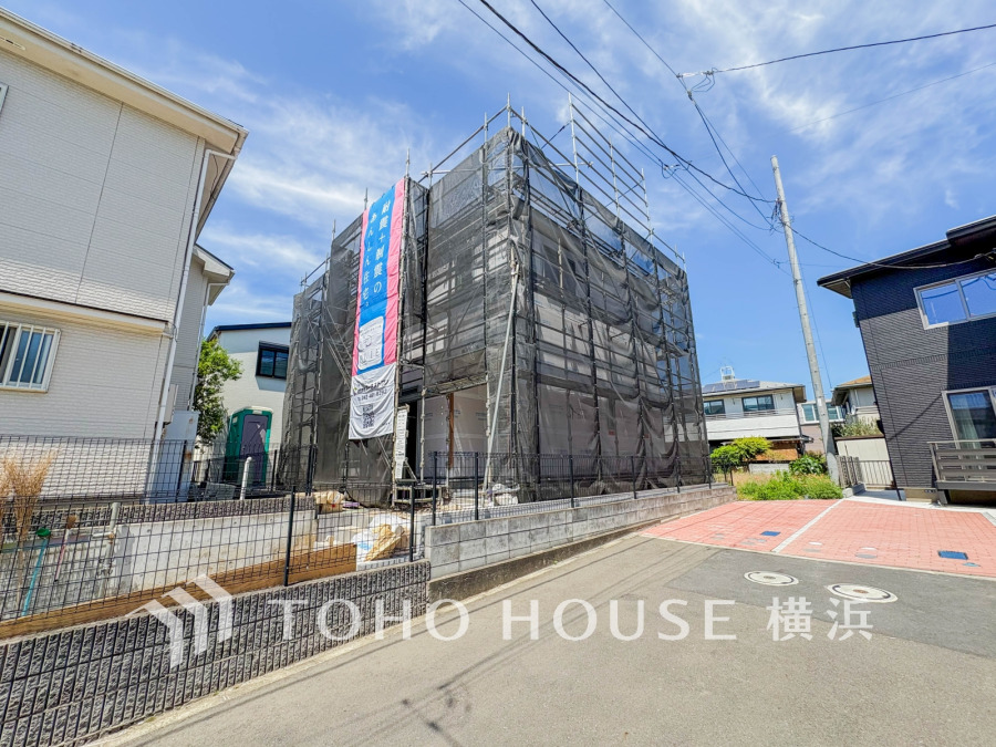 【2026年5月初旬撮影】閑静な住宅街に位置し、快適な暮らしを実現します。