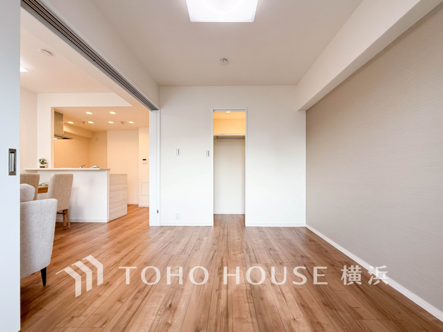 穏やかな寛ぎを届ける上質仕様のゆとりあるお部屋。自分時間を充実させながら心豊かにできるプライベート空間。