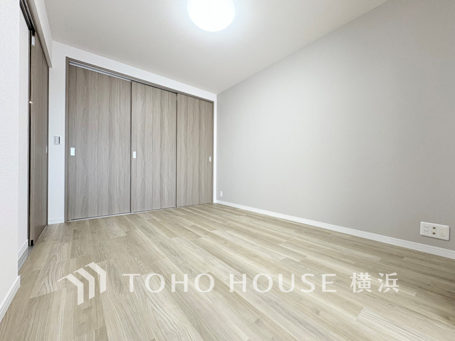 家族一人ひとりの大切なプライベート空間。趣味・感性で自由に演出できるよう、シンプルに仕上げた空間。暮らし心地を大きく左右する収納を、適材適所に配置し、使い勝手にも考慮しました。