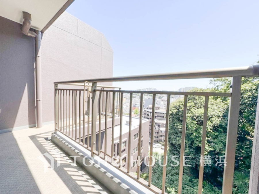 お部屋にも爽やかな風と暖かく柔らかな日差しが差し込み、毎日の暮らしを豊かに彩ります。