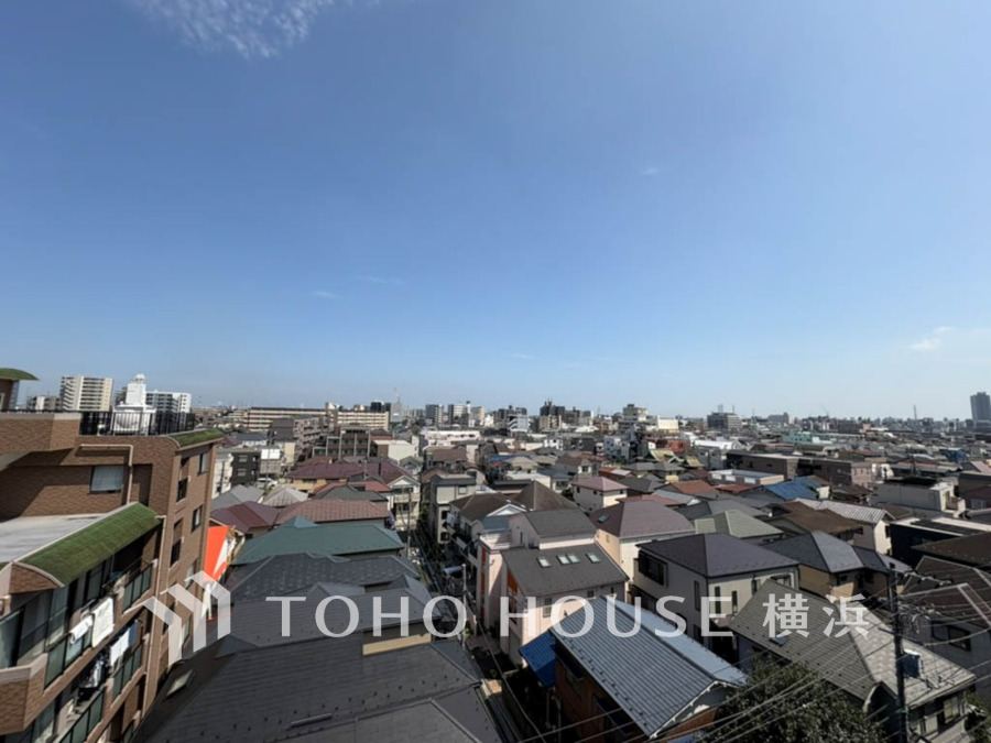 この開放感ある眺望と共に閑静な住宅街の季節感を演出する四季折々の変化を楽しめる心地よい場所となることでしょう。