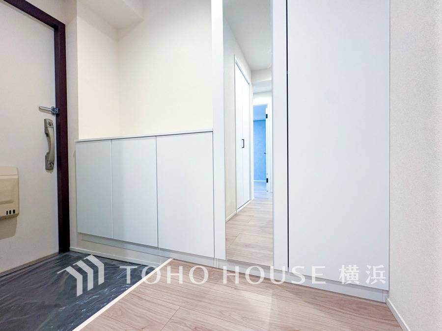 ご家族の帰り、訪れる方を優しく迎え、やすらぎに満ちた生活空間を予感させる。健やかな暮らしを楽しめそう。