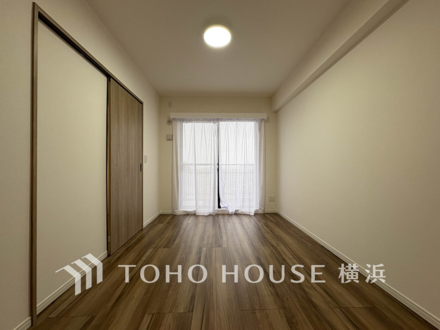 心地よい光と風があふれています。プライベートな自分時間を快適に過ごせるお部屋。
