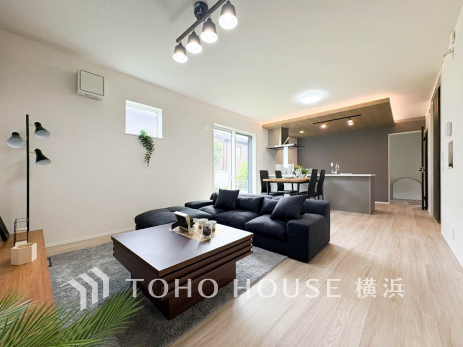 家族と過ごす時間を大切にしたい方にぴったりの明るくゆとりある住空間です。