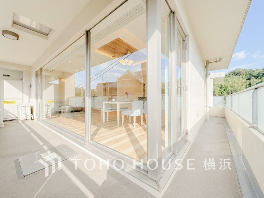 お部屋にも爽やかな風と暖かく柔らかな日差しが差し込み、毎日の暮らしを豊かに彩ります。
