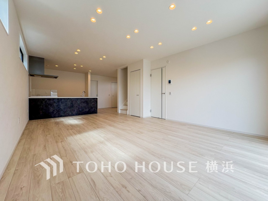 一日の中で多くの時間を過ごすことになる住まいだからこそ、いつも穏やかな空間であるように心掛けています。構成する建材などへの配慮が、住まう方の健康を守ります。