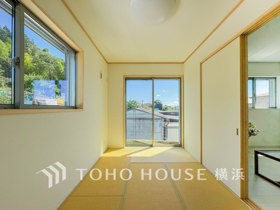 畳の香りに癒され、和の空間を感じることのできる落ち着きある一部屋です。