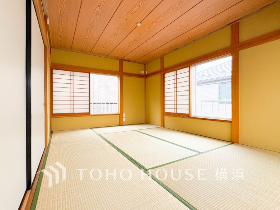畳の香りに癒され、和の空間を感じることのできる落ち着きある一部屋です。