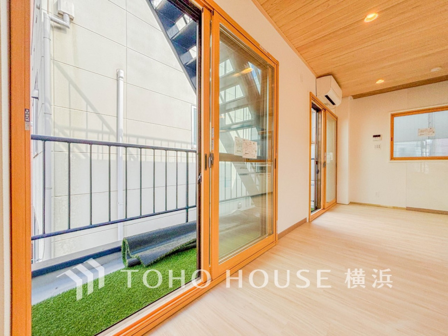 お部屋にも爽やかな風と暖かく柔らかな日差しが差し込み、毎日の暮らしを豊かに彩ります。