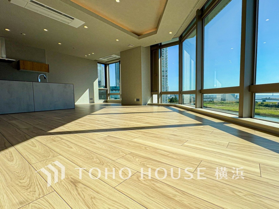 和やかで洗練された空間の演出。寛ぎとコミュニケーションを育む居心地のよい場所。
