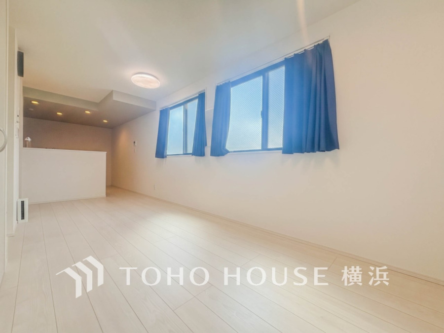環境の良い場所にセンス良く暮らしたい、こだわりの室内には至福のシーンが繰り広げられます。